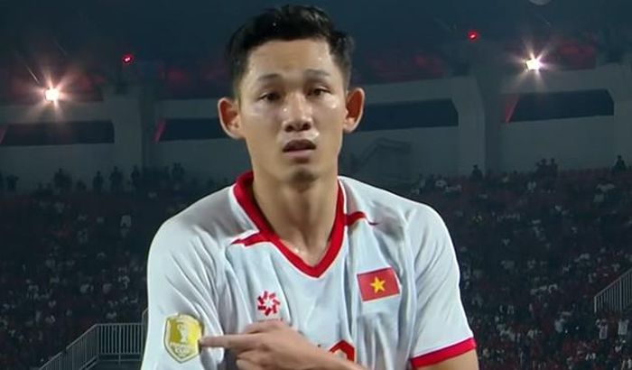 Hai Long ghi bàn vào lưới Indonesia. Ảnh: Chụp màn hình ASEAN Cup.