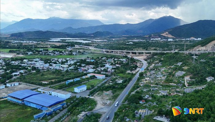 Dự án Nâng cấp, mở rộng đường tránh Nam Hải Vân (đoạn từ nút giao Hòa Liên đến nút giao đường ven biển nối cảng Liên Chiểu) có chiều dài toàn tuyến khoảng 5,36 km, đi qua địa bàn phường Hải Vân và phường Liên Chiểu. Ảnh: XUÂN SƠN