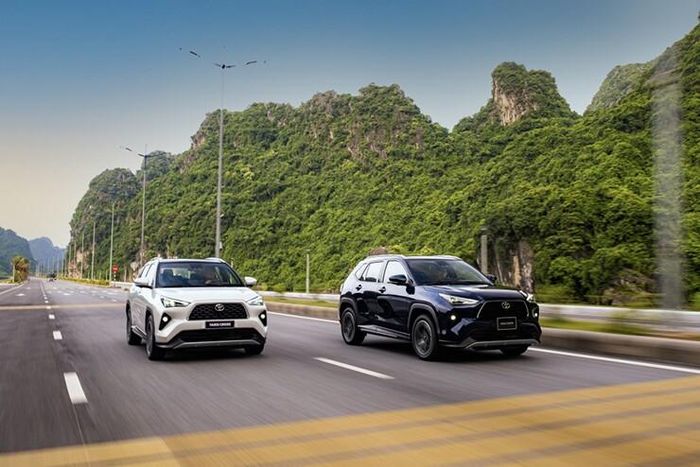 *Lưu ý: Mức giá lăn bánh trên mang tính chất tham khảo, chưa bao gồm các chương trình khuyến mại bổ sung tại đại lý và có thể thay đổi tùy thuộc vào khu vực cũng như trang bị thực tế.