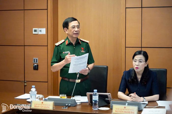 Đại tướng Phan Văn Giang, Ủy viên Bộ Chính trị, Phó Thủ tướng Chính phủ, Bộ trưởng Bộ Quốc phòng, Đại biểu Quốc hội tỉnh Thái Nguyên phát biểu, giải trình các vấn đề đại biểu quan tâm. Ảnh: CTV