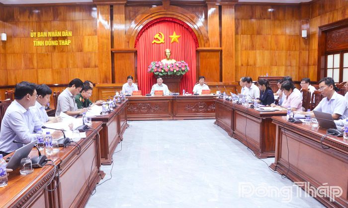 Quang cảnh buổi họp.