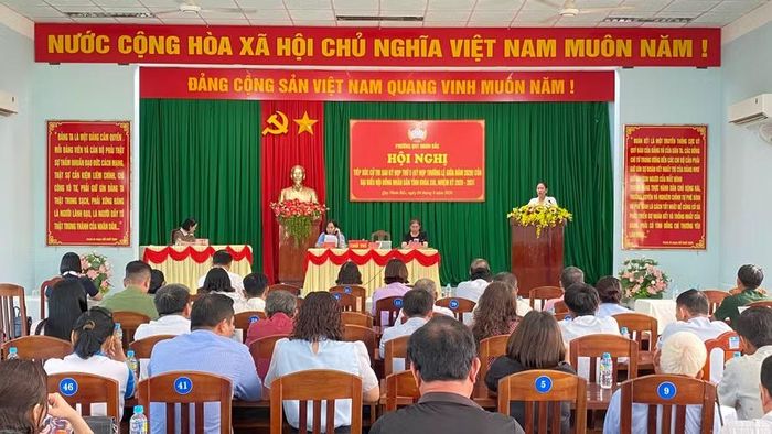  Quang cảnh buổi tiếp xúc cử tri. Ảnh: Trung Nghĩa 