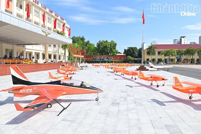 Các loại UAV phục vụ huấn luyện sẵn sàng chiến đấu.