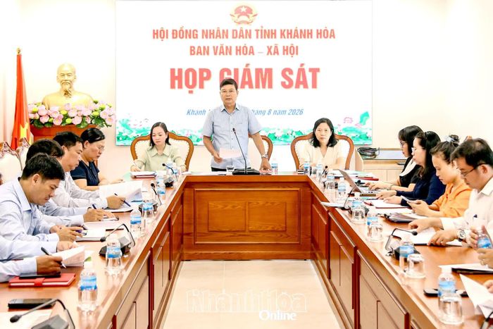 Quang cảnh buổi làm việc.