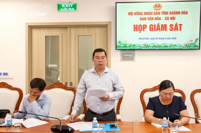 Lãnh đạo Sở Nội vụ phát biểu tại buổi làm việc.