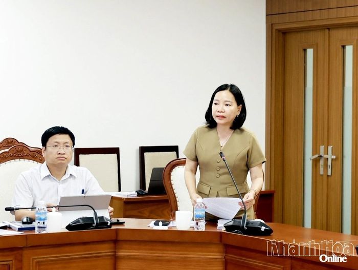 Lãnh đạo Sở Văn hóa, Thể thao và Du lịch phát biểu ý kiến.