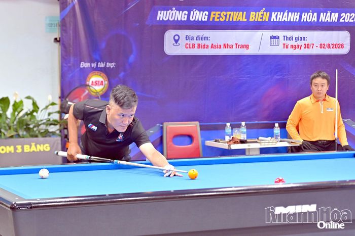 Thi đấu môn billiards carom 3 băng.