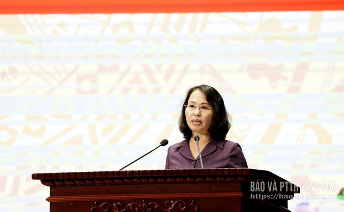 Lãnh đạo Tỉnh ủy Quảng Ninh trao đổi một số nội dung liên quan tại hội nghị