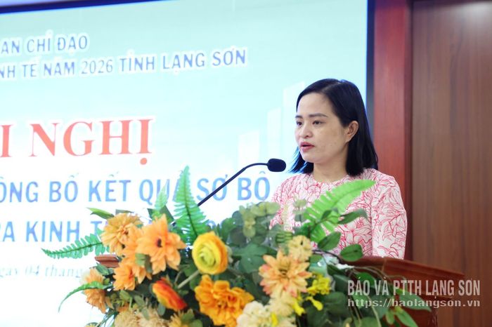 Đại diện đơn vị trực thuộc Thống kê tỉnh tham luận tại hội nghị