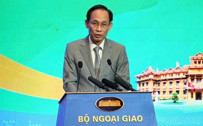 Bộ trưởng Bộ Ngoại giao Lê Hoài Trung phát biểu khai mạc phiên họp.