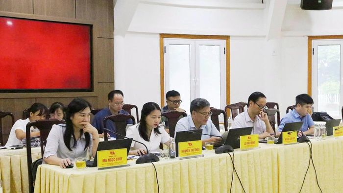 Các thành viên đoàn kiểm tra.