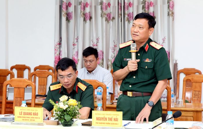 Lãnh đạo Bộ Tài chính và Quân khu 2 phát biểu tại buổi làm việc.