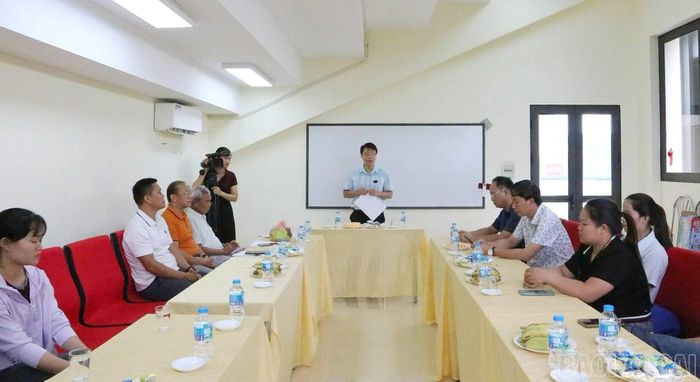 Quang cảnh buổi gặp mặt đội bóng đá nữ.