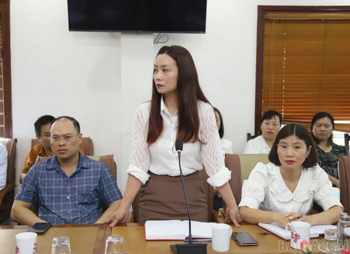 Các đại biểu nêu ý kiến.