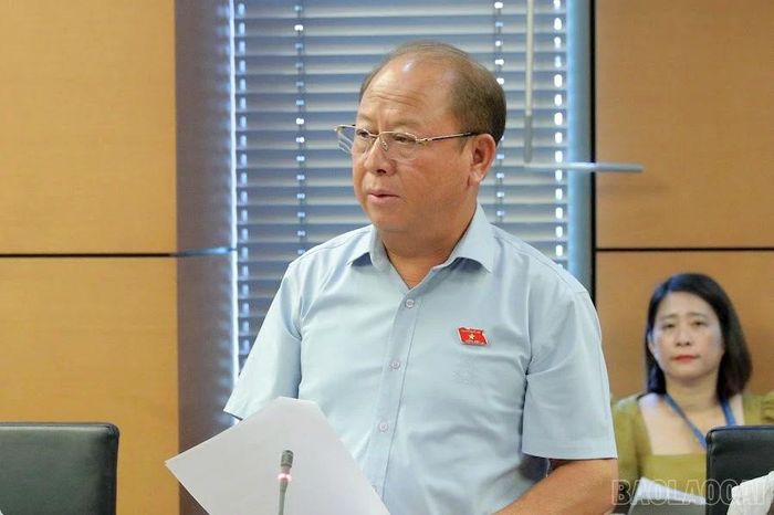 Đại biểu Sùng A Lềnh - Phó Trưởng Đoàn đại biểu Quốc hội chuyên trách tỉnh Lào Cai tham gia góp ý vào Dự án Luật sửa đổi, bổ sung một số điều của Luật Trách nhiệm bồi thường của Nhà nước.