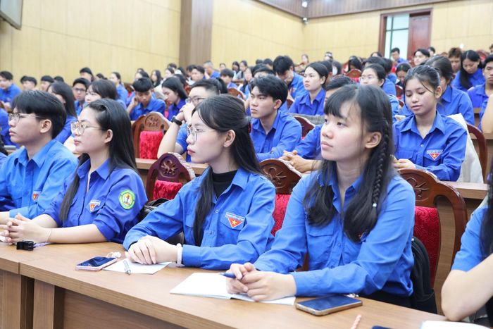 Đông đảo đoàn viên, thanh niên tham dự