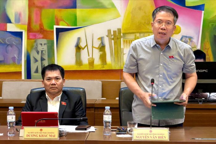 Đại biểu Nguyễn Văn Hiển, Đoàn ĐBQH tỉnh Lâm Đồng phát biểu