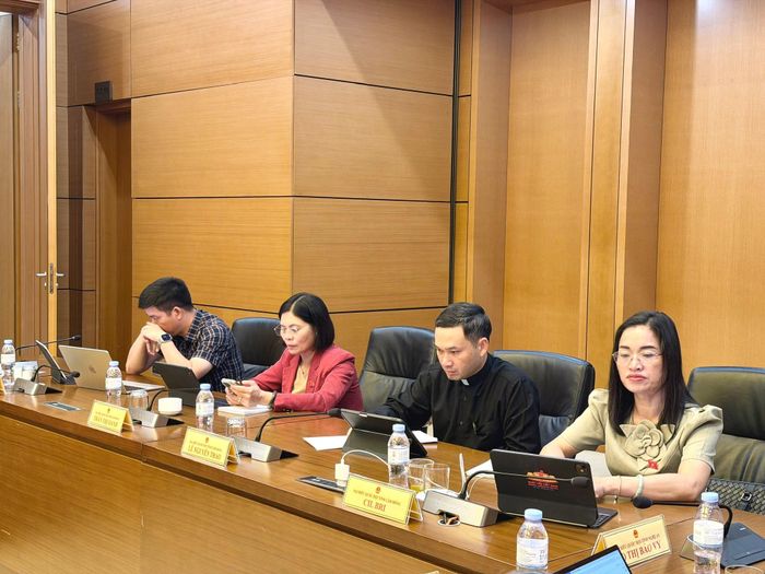 Các đại biểu tham dự phiên họp