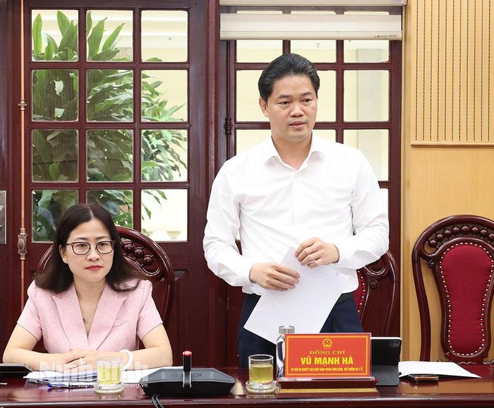 Đồng chí Vũ Mạnh Hà, Ủy viên Dự khuyết Trung ương Đảng, Thứ trưởng Thường trực Bộ Y tế, Ủy viên Hội đồng quản lý BHXH, Trưởng đoàn Giám sát phát biểu kết luận buổi làm việc.