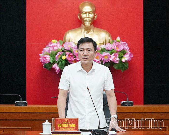 Phó Chủ tịch UBND tỉnh Vũ Việt Văn phát biểu kết luận hội nghị.