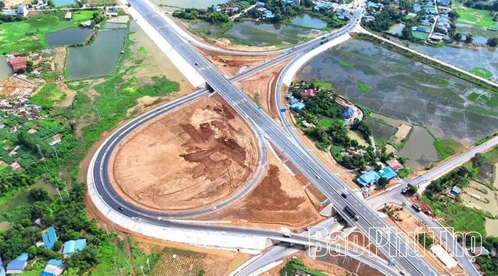 Tuyến nối cao tốc Nội Bài - Lào Cai với cao tốc Tuyên Quang - Phú Thọ đã cơ bản hoàn thiện, sẵn sàng thông xe.