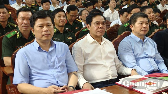 Đồng chí Trần Vũ Khiêm, Phó Bí thư Thường trực Tỉnh ủy, Trưởng đoàn đại biểu Quốc hội tỉnh tham dự hội nghị - Ảnh: Q.V
