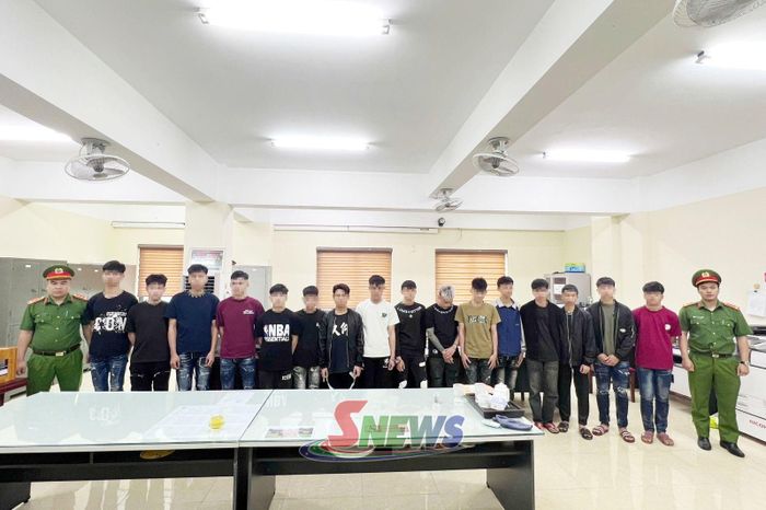 16 đối tượng bị khởi tố về hành vi “Gây rối trật tự công cộng” tại Trường Cao đẳng Sơn La. Ảnh: Công an cung cấp