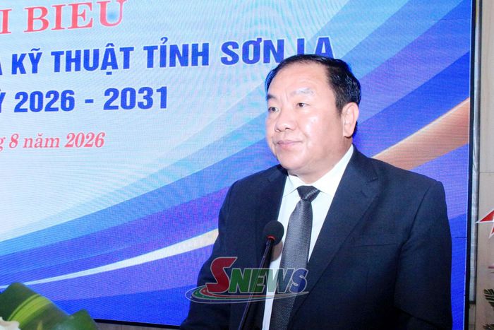 Đồng chí Chá A Của phát biểu tại đại hội.