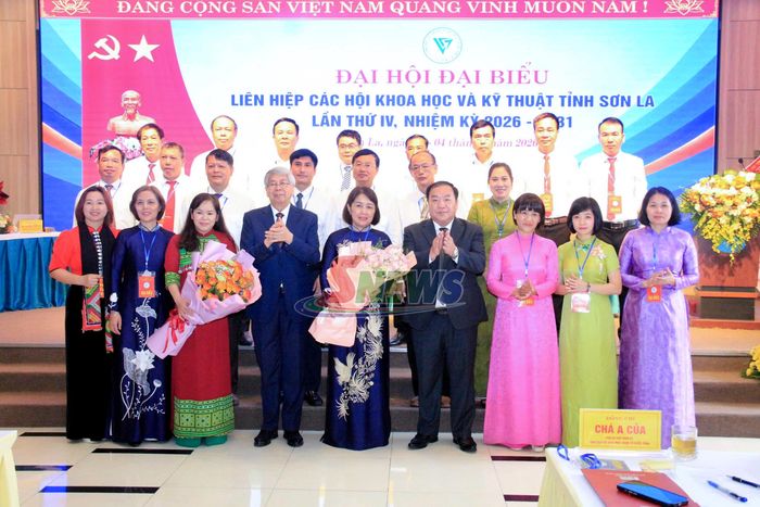 Ban Chấp hành Liên hiệp các Hội Khoa học và Kỹ thuật tỉnh khóa IV ra mắt đại hội.