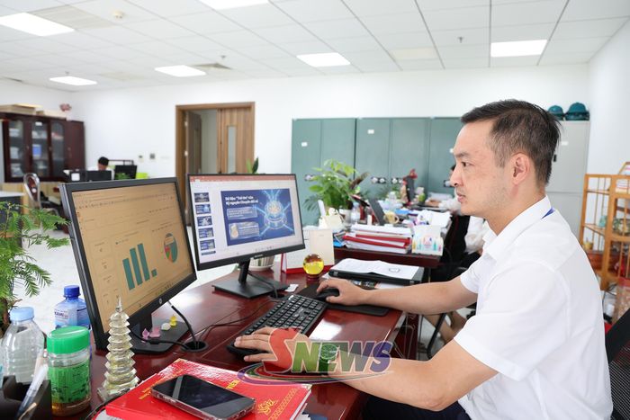 Thành viên đội thi Sở Nội vụ xây dựng kịch bản AI.