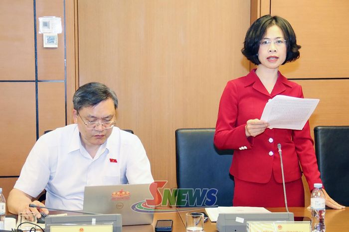 Đại biểu Hoàng Ngân Hoàn phát biểu