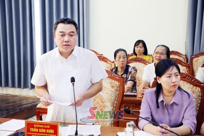 Lãnh đạo phường Thảo Nguyên phát biểu tại cuộc làm việc.