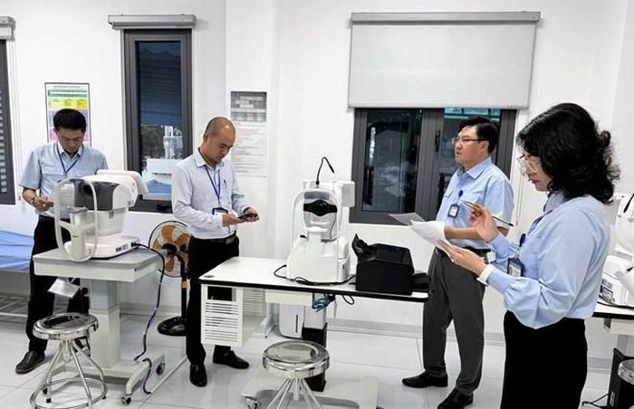 Đoàn kiểm tra của Sở Y tế Lâm Đồng kiểm tra theo kế hoạch tại một cơ sở hành nghề y, dược trên địa bàn tỉnh năm 2026. Ảnh: Sở Y tế Lâm Đồng