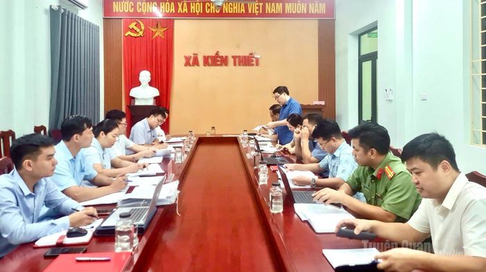 Đoàn công tác của Sở Dân tộc và Tôn giáo tỉnh kiểm tra thi hành pháp luật về tín ngưỡng, tôn giáo tại xã Kiến Thiết.