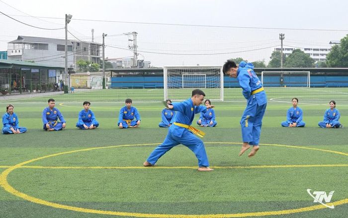 Sinh viên Đại học Công nghệ thông tin và Truyền thông Thái Nguyên rèn luyện bản lĩnh và tinh thần "Cương nhu phối triển" qua môn võ Vovinam sau những giờ học chính khóa.