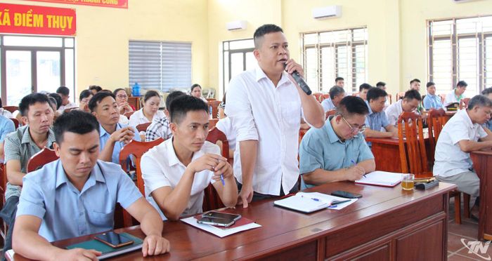Cử tri xã Điểm Thụy phát biểu ý kiến.
