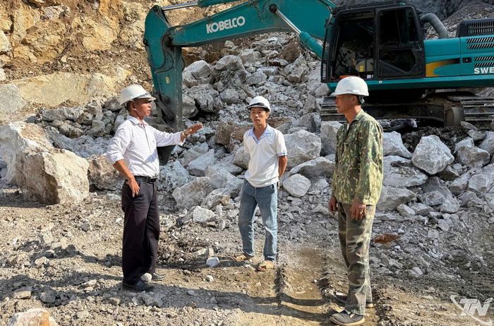 Việc quán triệt, nhắc nhở an toàn lao động được thực hiện trước mỗi ca sản xuất.