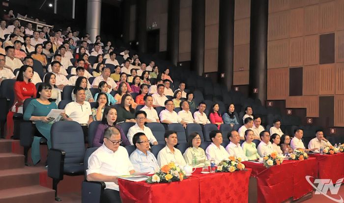 Đại biểu dự Hội nghị.