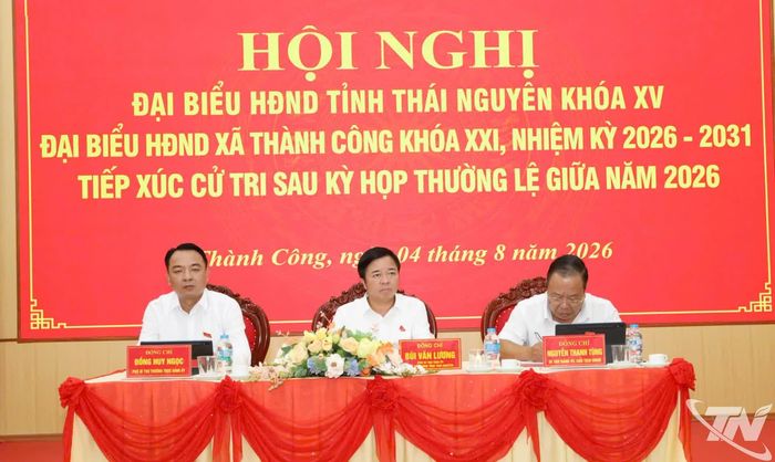 Các đại biểu HĐND tỉnh và HĐND xã Thành Công.