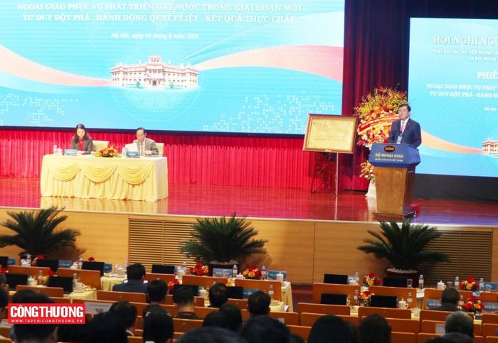 Thứ trưởng Nguyễn Sinh Nhật Tân cho biết, Bộ Công Thương xác định một số trọng tâm triển khai Chương trình Go Global trong thời gian tới.
