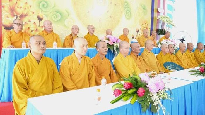 Chư tôn đức chứng minh buổi lễ