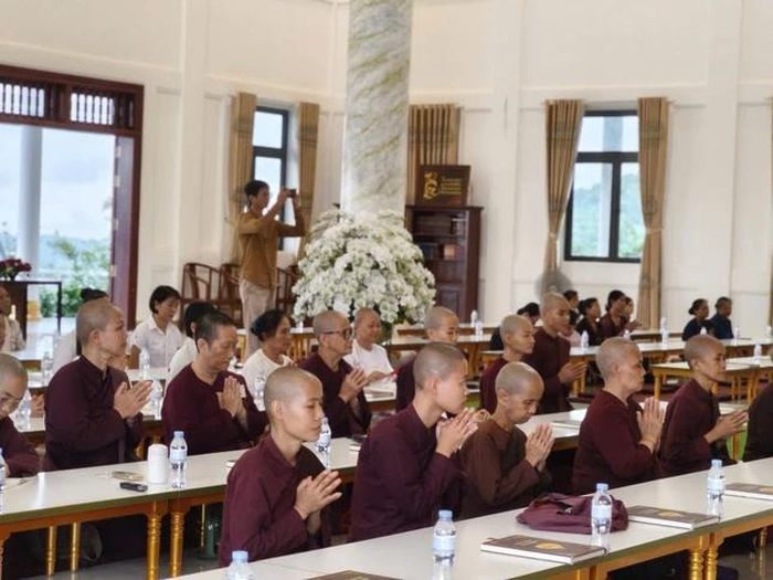 Các hành giả tham dự