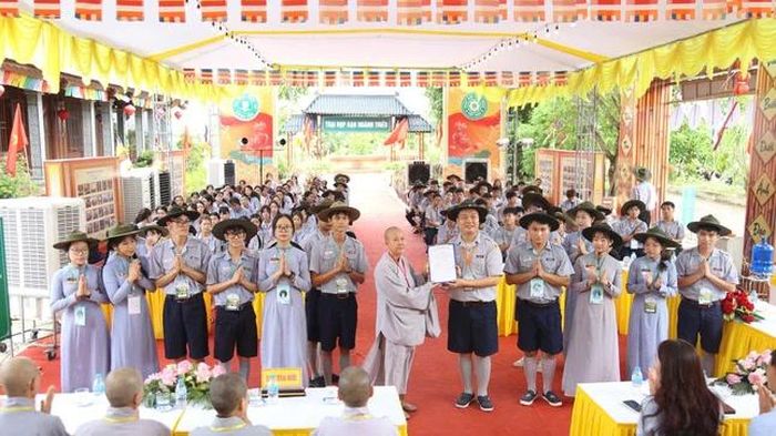 Trao quyết định thành lập Ban Quản trại