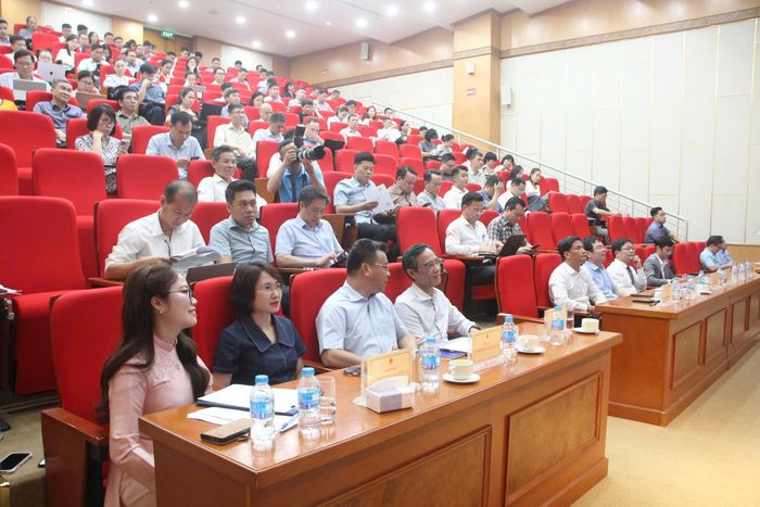 Quang cảnh khóa đào tạo sáng 4/8 ở điểm cầu trực tiếp tại Bộ Xây dựng.
