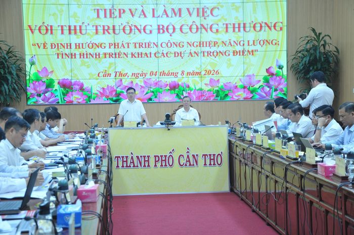 Quang cảnh buổi làm việc.