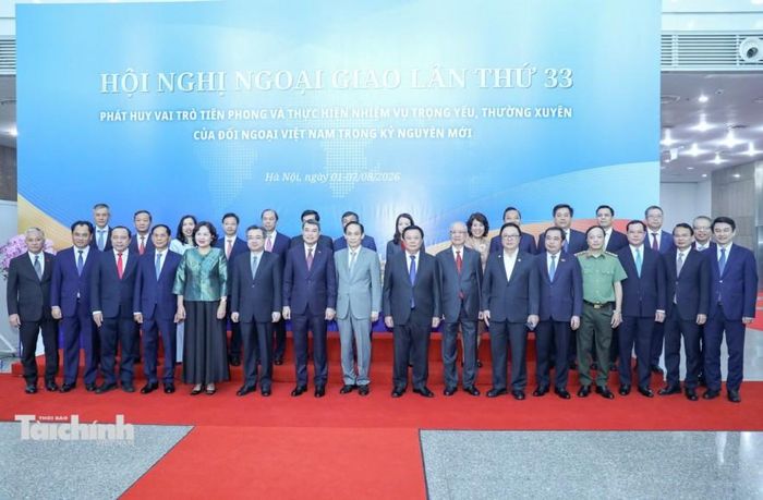Thủ tướng Chính phủ Lê Minh Hưng và lãnh đạo các bộ, ban, ngành dự phiên toàn thể Hội nghị Ngoại giao lần thứ 33. Ảnh: Đức Thanh