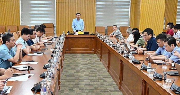 Thứ trưởng Bộ Nông nghiệp và Môi trường Nguyễn Hoàng Hiệp phát biểu chỉ đạo.