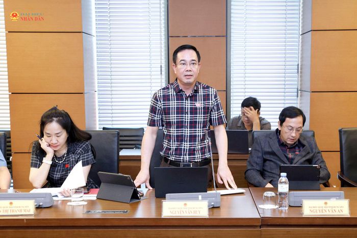 ĐBQH Nguyễn Văn Huy (Hưng Yên) phát biểu