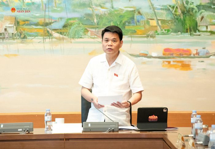 Ủy viên Trung ương Đảng, Bí thư thành ủy, Trưởng đoàn ĐBQH TP. Hải Phòng Lê Ngọc Châu điều hành phiên thảo luận