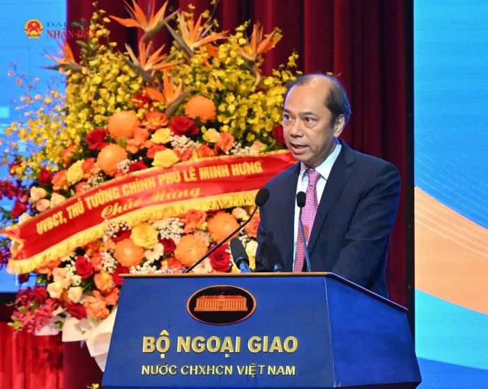Đại sứ Việt Nam tại Hoa Kỳ Nguyễn Quốc Dũng phát biểu tại Hội nghị